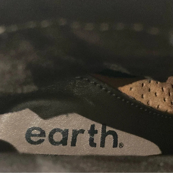 EARTH Sz 6.5 Lina  Arlington Western Style Leather Stacked Heel Ankle Boots - Picture 7 of 12